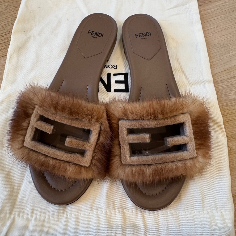 Fendi Brown Baguette Mink Fur Slide Sandals size 37 - Picture 2 of 7